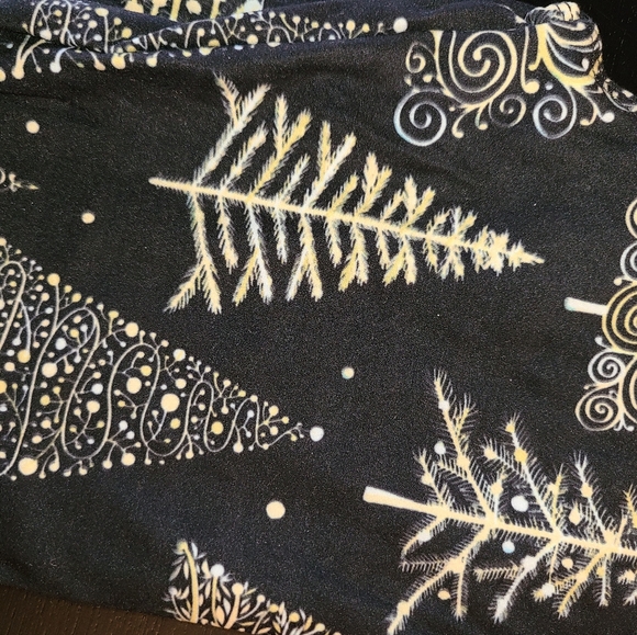 🎄🎅❤️ Bundle LuLaRoe Holiday themed leggings, size L/XL - Picture 3 of 4